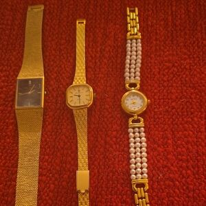 Elegant Gold and Pearl Women's Watch Set
